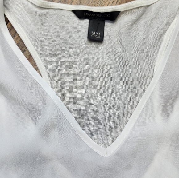 Banana Republic white tank Size M - Picture 4 of 4